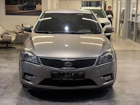 Kia Ceed 2.0 AT (143 л.с.), 2010 Kia Ceed 2.0 AT (143 л.с.), 2010 — купить в Нижнем Новгороде