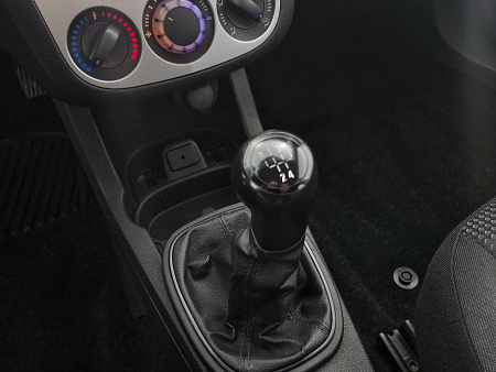 Opel Corsa 1.2 MT (85 л.с.), 2013 — купить в Нижнем Новгороде