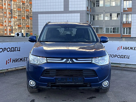 Mitsubishi Outlander 2.4 CVT (167 л.с.) 4WD, 2013 — купить в Нижнем Новгороде