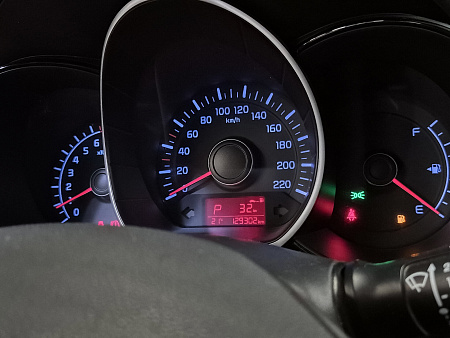 Kia Rio 1.4 AT (107 л.с.), 2017 Kia Rio 1.4 AT (107 л.с.), 2017 — купить в Нижнем Новгороде