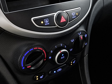 Hyundai Solaris 1.4 AT (107 л.с.), 2014 Hyundai Solaris 1.4 AT (107 л.с.), 2014 — купить в Нижнем Новгороде