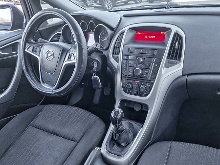 Opel Astra 1.6 MT (115 л.с.), 2012 Opel Astra 1.6 MT (115 л.с.), 2012 — купить в Нижнем Новгороде