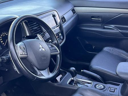 Mitsubishi Outlander 2.4 CVT (167 л.с.) 4WD, 2013 — купить в Нижнем Новгороде