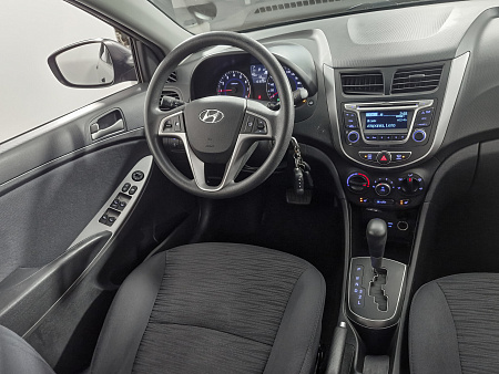 Hyundai Solaris 1.4 AT (107 л.с.), 2015 Hyundai Solaris 1.4 AT (107 л.с.), 2015 — купить в Нижнем Новгороде