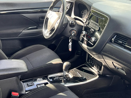 Mitsubishi Outlander 2.0 CVT (146 л.с.) 4WD, 2021 Mitsubishi Outlander 2.0 CVT (146 л.с.) 4WD, 2021 — купить в Нижнем Новгороде