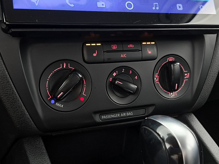 Volkswagen Jetta 1.6 AT (105 л.с.), 2014 — купить в Нижнем Новгороде