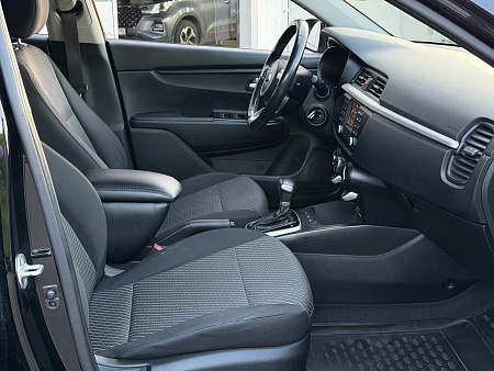 Kia Rio 1.4 AT (100 л.с.), 2017 Kia Rio 1.4 AT (100 л.с.), 2017 — купить в Нижнем Новгороде