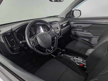 Mitsubishi Outlander 2.0 CVT (146 л.с.) 4WD, 2019 — купить в Нижнем Новгороде