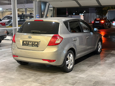 Kia Ceed 2.0 AT (143 л.с.), 2010 Kia Ceed 2.0 AT (143 л.с.), 2010 — купить в Нижнем Новгороде