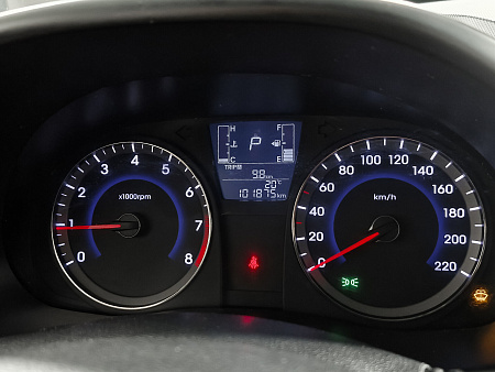 Hyundai Solaris 1.4 AT (107 л.с.), 2015 Hyundai Solaris 1.4 AT (107 л.с.), 2015 — купить в Нижнем Новгороде