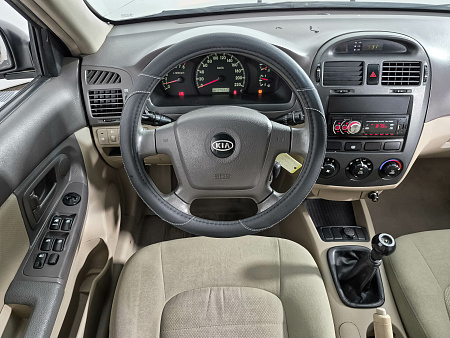 Kia Cerato 1.6 MT (105 л.с.), 2006 Kia Cerato 1.6 MT (105 л.с.), 2006 — купить в Нижнем Новгороде