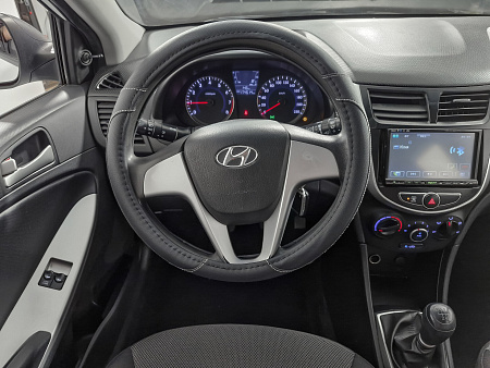 Hyundai Solaris 1.4 MT (107 л.с.), 2013 Hyundai Solaris 1.4 MT (107 л.с.), 2013 — купить в Нижнем Новгороде