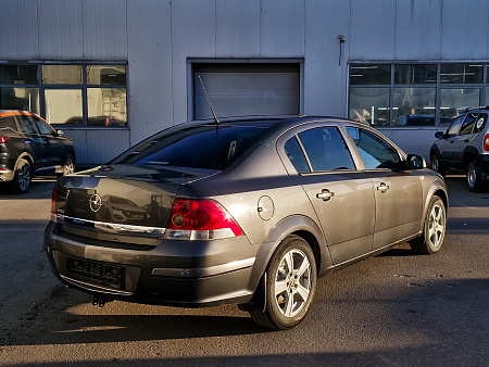 Opel Astra 1.6 MT (115 л.с.), 2011 Opel Astra 1.6 MT (115 л.с.), 2011 — купить в Нижнем Новгороде