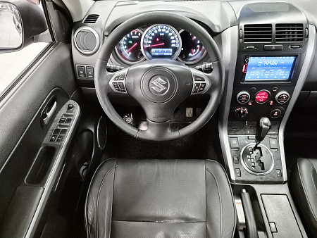 Suzuki Grand Vitara 2.4 AT (169 л.с.) 4WD, 2011 — купить в Нижнем Новгороде