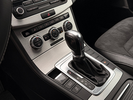 Volkswagen Passat 1.8 AMT (152 л.с.), 2012 — купить в Нижнем Новгороде