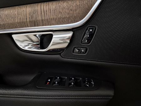 Volvo V90 Cross Country 2.0 AT (249 л.с.) 4WD, 2021 — купить в Нижнем Новгороде