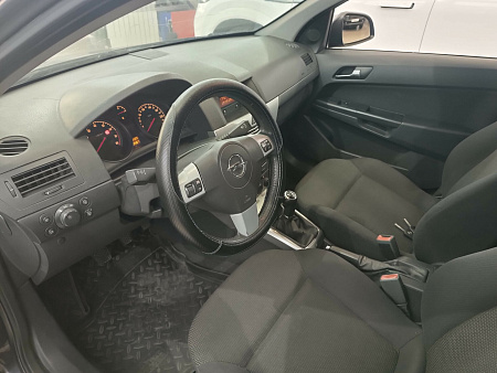 Opel Astra 1.6 MT (115 л.с.), 2011 Opel Astra 1.6 MT (115 л.с.), 2011 — купить в Нижнем Новгороде