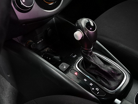 Kia Cerato 6-speed 1.6 AT (126 л.с.), 2011 Kia Cerato 6-speed 1.6 AT (126 л.с.), 2011 — купить в Нижнем Новгороде