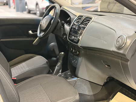 Renault Logan 1.6 MT (82 л.с.), 2018 — купить в Нижнем Новгороде