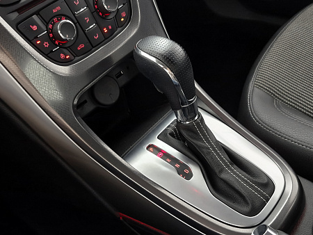Opel Astra 1.6 AT (180 л.с.), 2012 — купить в Нижнем Новгороде