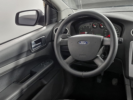 Ford Focus 1.6 MT (100 л.с.), 2005 Ford Focus 1.6 MT (100 л.с.), 2005 — купить в Нижнем Новгороде