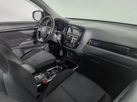 Mitsubishi Outlander 2.0 CVT (146 л.с.) 4WD, 2019 — купить в Нижнем Новгороде