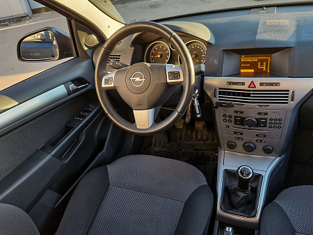 Opel Astra 1.6 MT (115 л.с.), 2011 Opel Astra 1.6 MT (115 л.с.), 2011 — купить в Нижнем Новгороде