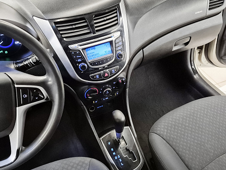 Hyundai Solaris 1.6 AT (123 л.с.), 2012 — купить в Нижнем Новгороде