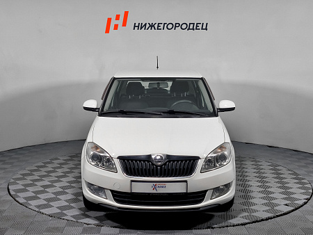 Skoda Fabia 1.6 AT (105 л.с.), 2013 Skoda Fabia 1.6 AT (105 л.с.), 2013 — купить в Нижнем Новгороде