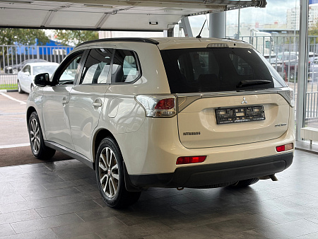Mitsubishi Outlander 2.4 CVT (167 л.с.) 4WD, 2013 Mitsubishi Outlander 2.4 CVT (167 л.с.) 4WD, 2013 — купить в Нижнем Новгороде