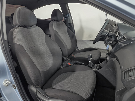 Hyundai Solaris 1.4 MT (107 л.с.), 2011 — купить в Нижнем Новгороде