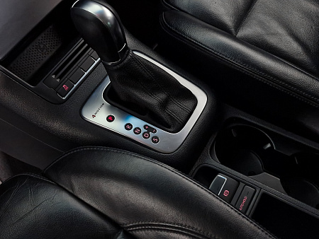 Volkswagen Tiguan 2.0 AT (170 л.с.) 4WD, 2011 — купить в Нижнем Новгороде