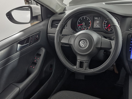 Volkswagen Jetta 1.6 AT (105 л.с.), 2014 — купить в Нижнем Новгороде