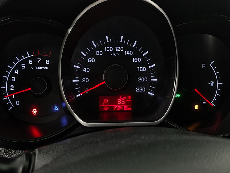 Kia Rio 1.6 AT (123 л.с.), 2015 Kia Rio 1.6 AT (123 л.с.), 2015 — купить в Нижнем Новгороде
