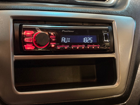 Kia Rio 1.4 MT (107 л.с.), 2015 Kia Rio 1.4 MT (107 л.с.), 2015 — купить в Нижнем Новгороде