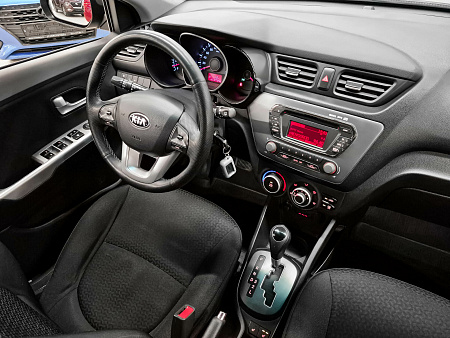 Kia Rio 4-speed 1.6 AT (123 л.с.), 2014 Kia Rio 4-speed 1.6 AT (123 л.с.), 2014 — купить в Нижнем Новгороде