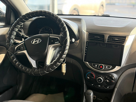 Hyundai Solaris 1.6 MT (123 л.с.), 2011 — купить в Нижнем Новгороде