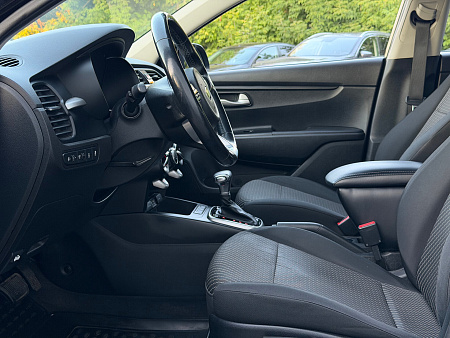 Kia Rio 1.4 AT (100 л.с.), 2017 Kia Rio 1.4 AT (100 л.с.), 2017 — купить в Нижнем Новгороде