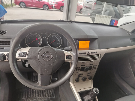 Opel Astra GTC 1.6 MT (115 л.с.), 2008 Opel Astra GTC 1.6 MT (115 л.с.), 2008 — купить в Нижнем Новгороде