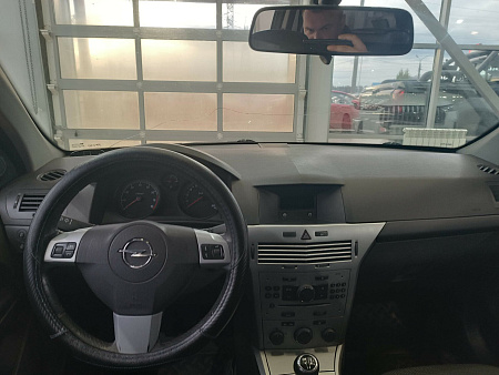 Opel Astra 1.6 MT (115 л.с.), 2011 Opel Astra 1.6 MT (115 л.с.), 2011 — купить в Нижнем Новгороде