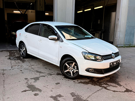 Volkswagen Polo 1.6 MT (105 л.с.), 2014 — купить в Нижнем Новгороде