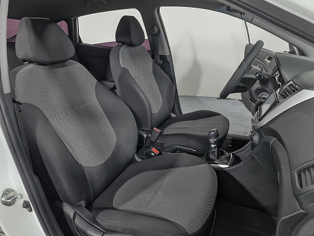 Hyundai Solaris 1.4 MT (107 л.с.), 2013 Hyundai Solaris 1.4 MT (107 л.с.), 2013 — купить в Нижнем Новгороде