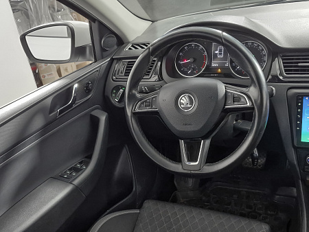 Skoda Rapid 1.6 AT (110 л.с.), 2015 Skoda Rapid 1.6 AT (110 л.с.), 2015 — купить в Нижнем Новгороде