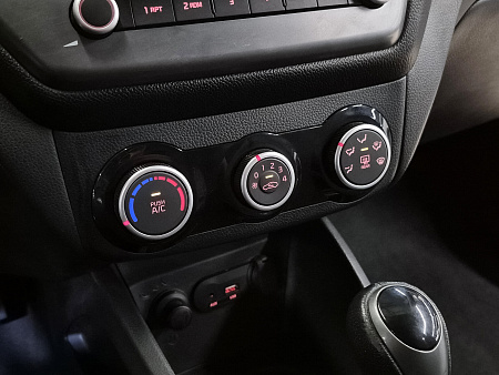 Kia Rio 1.4 AT (107 л.с.), 2017 Kia Rio 1.4 AT (107 л.с.), 2017 — купить в Нижнем Новгороде