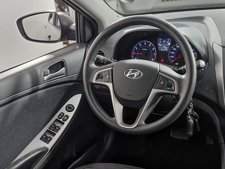 Hyundai Solaris 1.4 AT (107 л.с.), 2015 Hyundai Solaris 1.4 AT (107 л.с.), 2015 — купить в Нижнем Новгороде