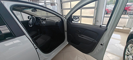 Renault Logan 1.6 MT (82 л.с.), 2016 Renault Logan 1.6 MT (82 л.с.), 2016 — купить в Нижнем Новгороде