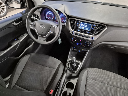 Hyundai Solaris 1.4 MT (100 л.с.), 2017 Hyundai Solaris 1.4 MT (100 л.с.), 2017 — купить в Нижнем Новгороде