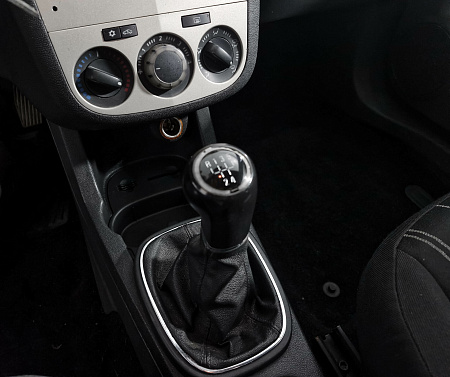 Opel Corsa 1.4 MT (90 л.с.), 2007 — купить в Нижнем Новгороде
