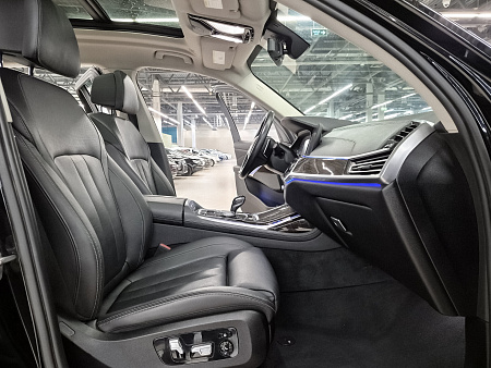 BMW X7 40i 3.0 AT (340 л.с.) 4WD, 2019 BMW X7 40i 3.0 AT (340 л.с.) 4WD, 2019 — купить в Нижнем Новгороде