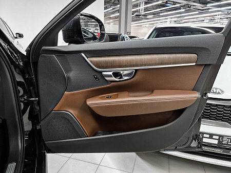 Volvo V90 Cross Country 2.0 AT (249 л.с.) 4WD, 2021 — купить в Нижнем Новгороде